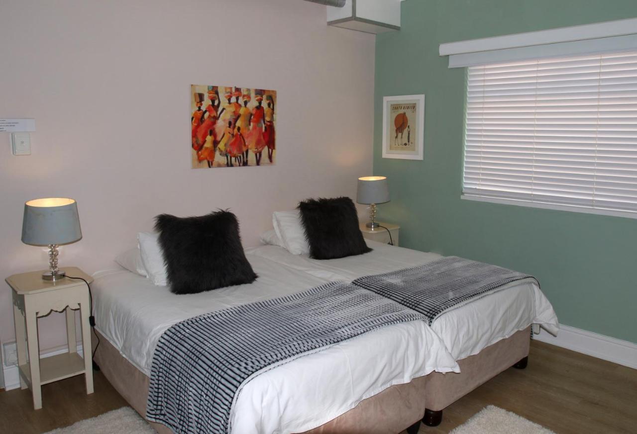 Dolphin Inn Guesthouse Cape Town Exterior foto