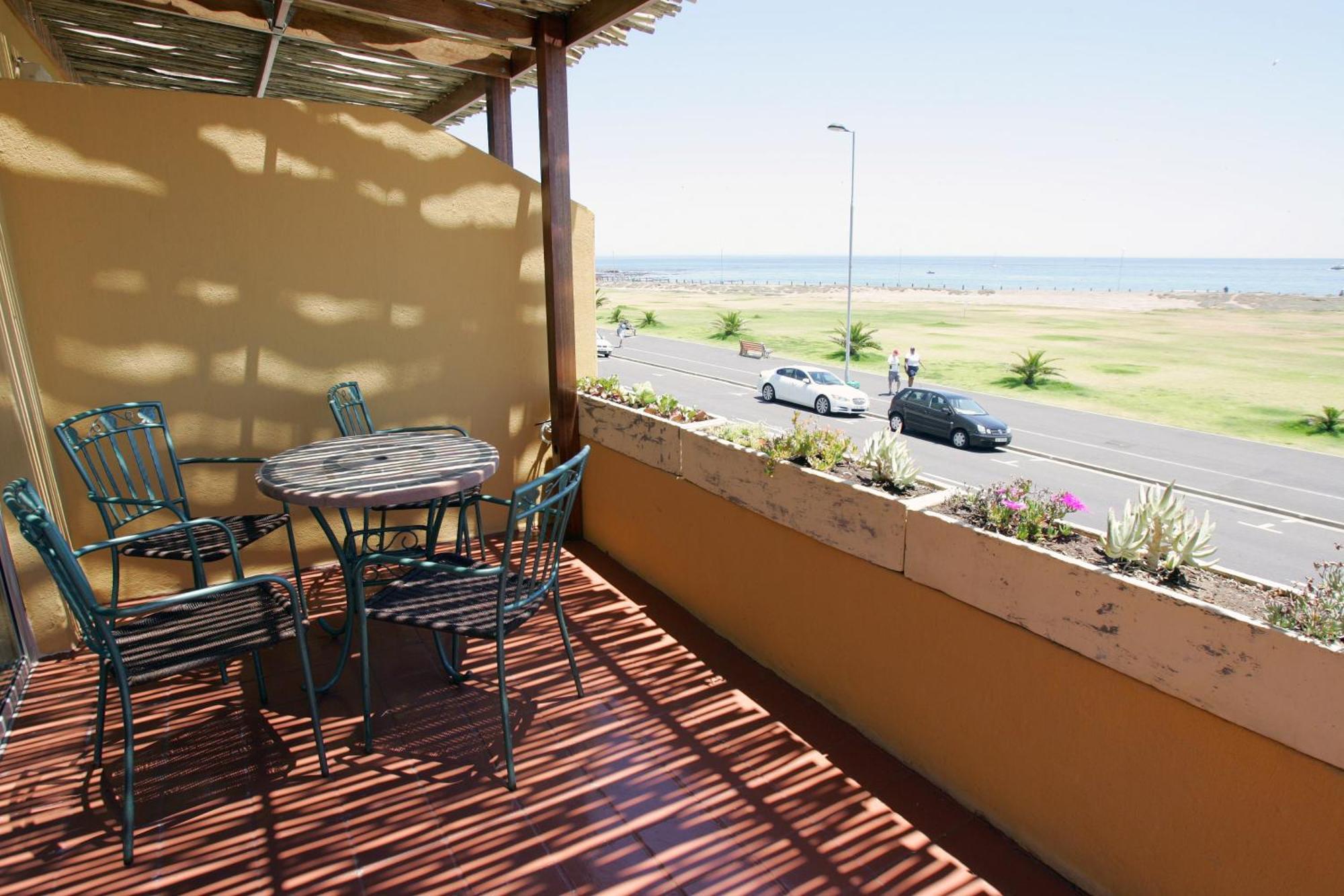 Dolphin Inn Guesthouse Cape Town Exterior foto